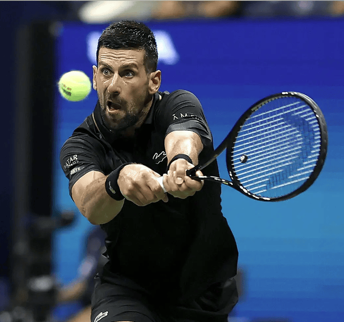 开云手机-德约科维奇新星刷新纪录表现突出，雄鹿前途光明！观众掌声雷动-开云手机